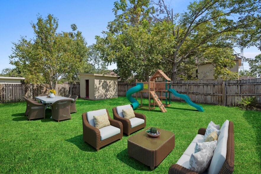 Virtually staged - 12326 Kings Chase Dr