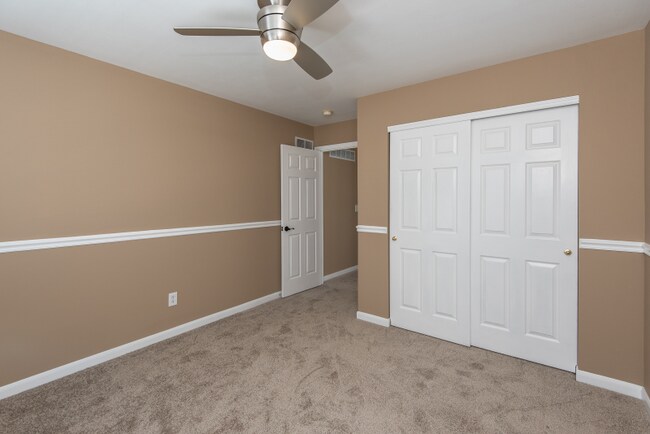 Building Photo - 720 Vista Hills Ct
