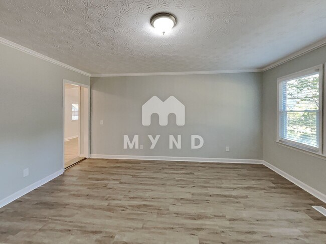 Building Photo - 627 Rountree Rd