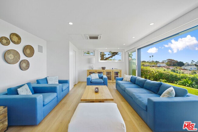 Building Photo - 6817 Seawatch Ln