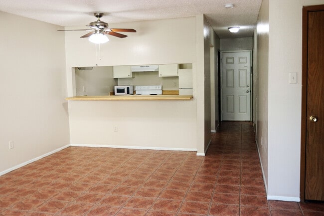 Primary Photo - 1849 Southpointe Dr