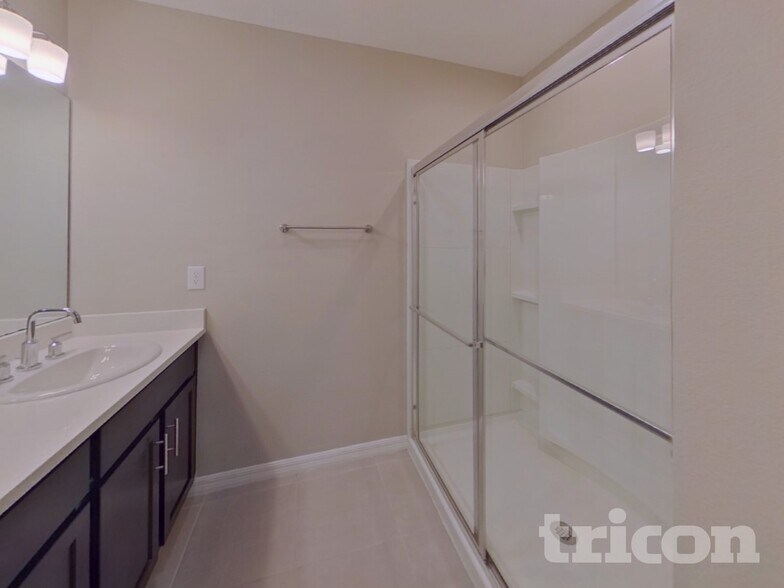 Building Photo - 220 Garnet Ave