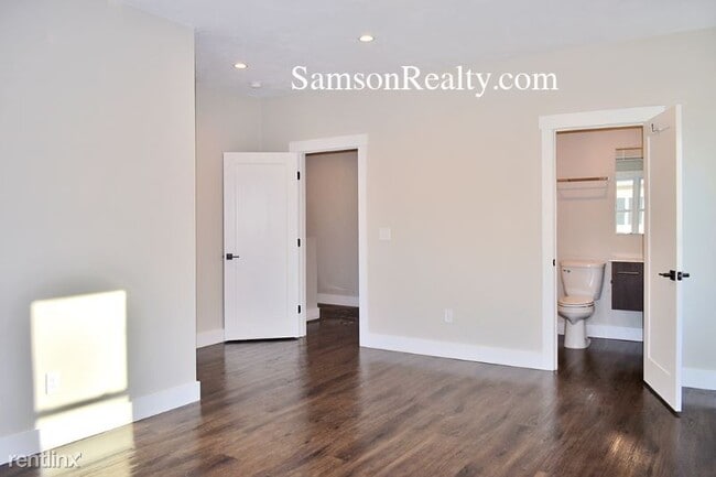 Building Photo - 3 br, 2.5 bath Condo - 1 Charlies Way