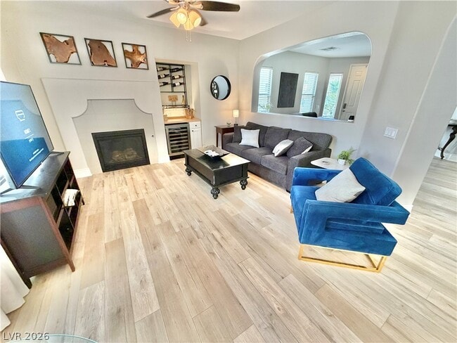 Building Photo - 399 Center Green Dr