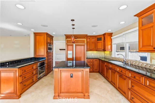 Building Photo - 2 Cedar Ridge