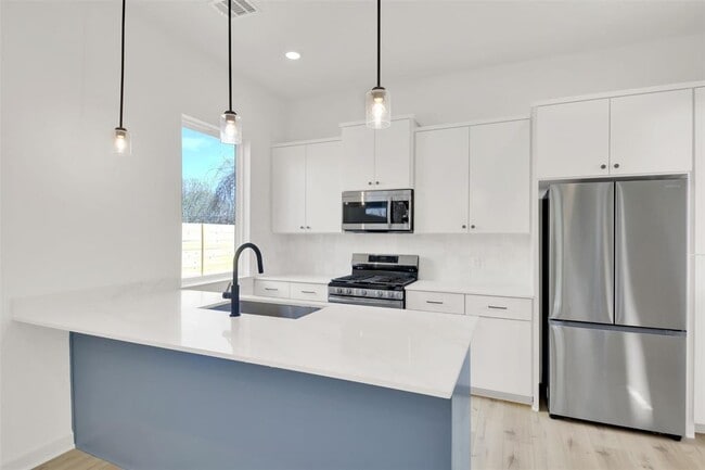 Building Photo - 6119 Atwood St