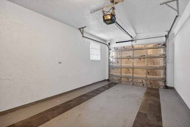 Building Photo - 1759 NE 40th Pl