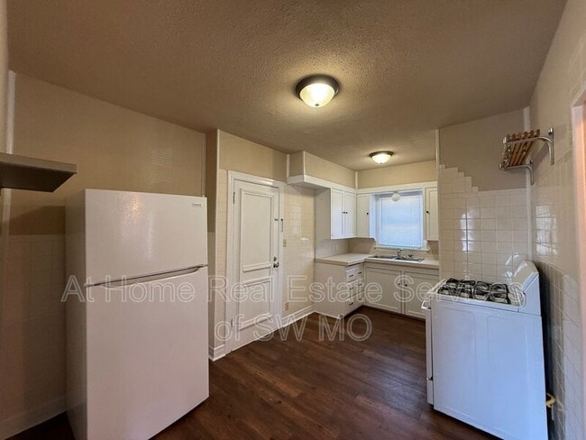 Building Photo - 433-6 E Bear Boulevard