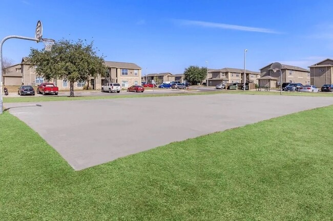 Building Photo - 409 Riverhill Loop