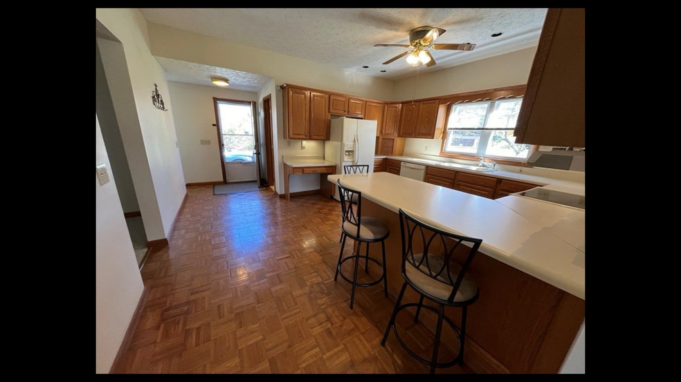 Building Photo - 203 Oakvale Rd