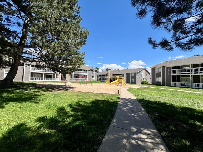 Building Photo - Fantastic 3-bedroom, 2-bathroom condo in desirable community
