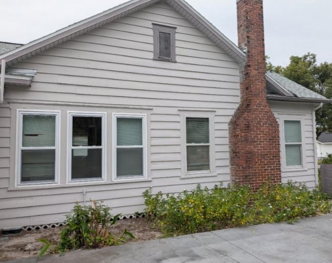 Building Photo - 1008 Lake Ave