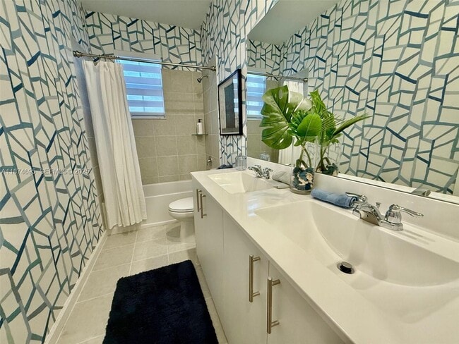 Building Photo - 2600 SE 25th St