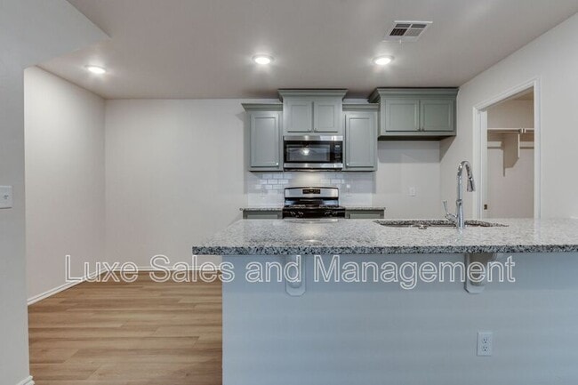 Building Photo - 10809 NW 119th St