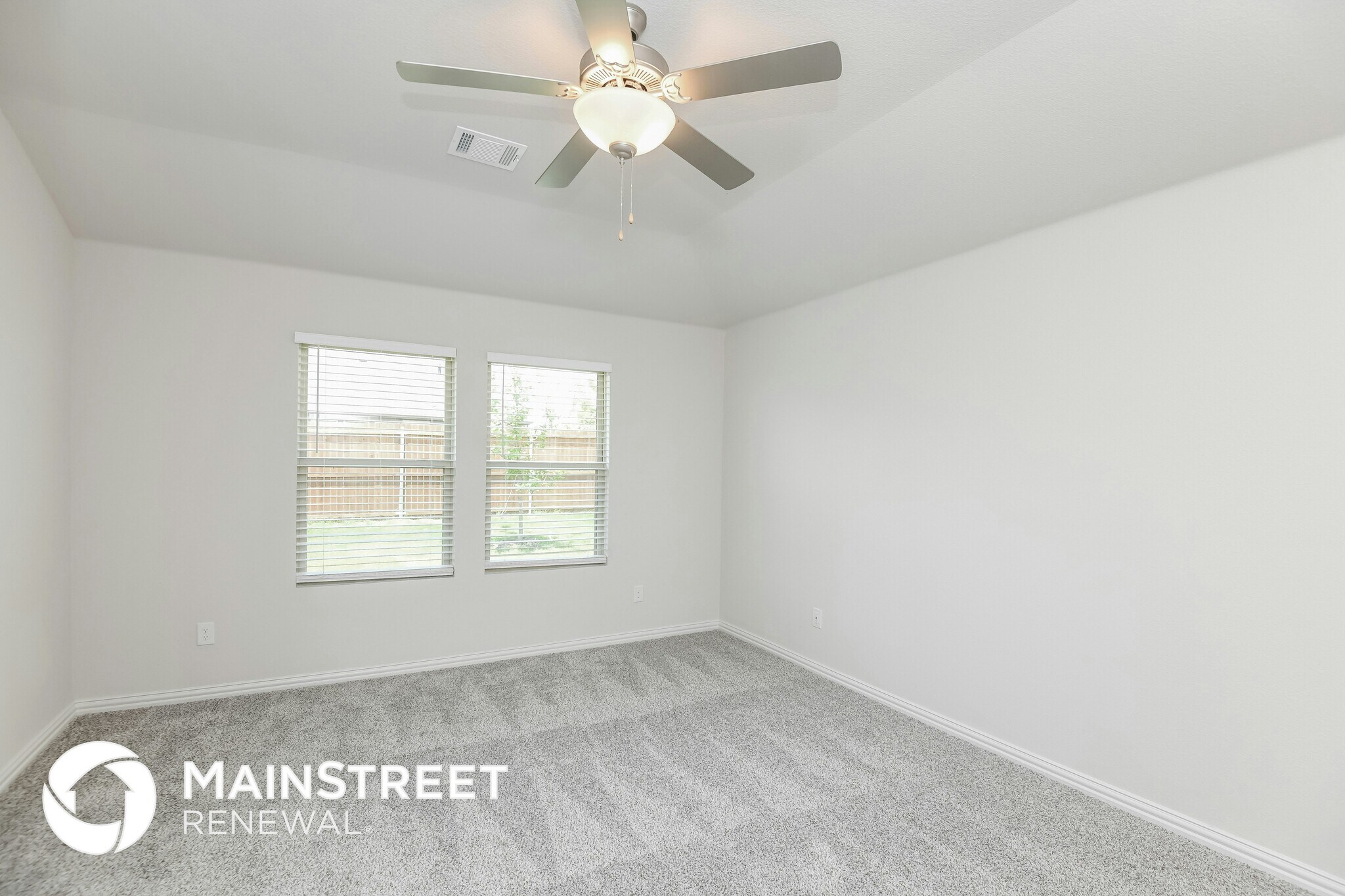 Building Photo - 2520 Shakopee St