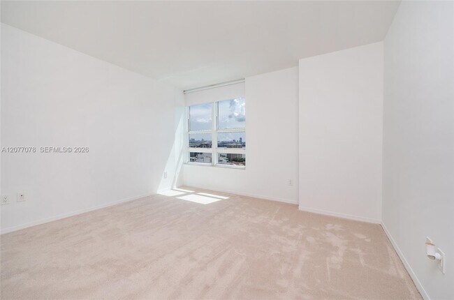 Building Photo - 951 Brickell Ave