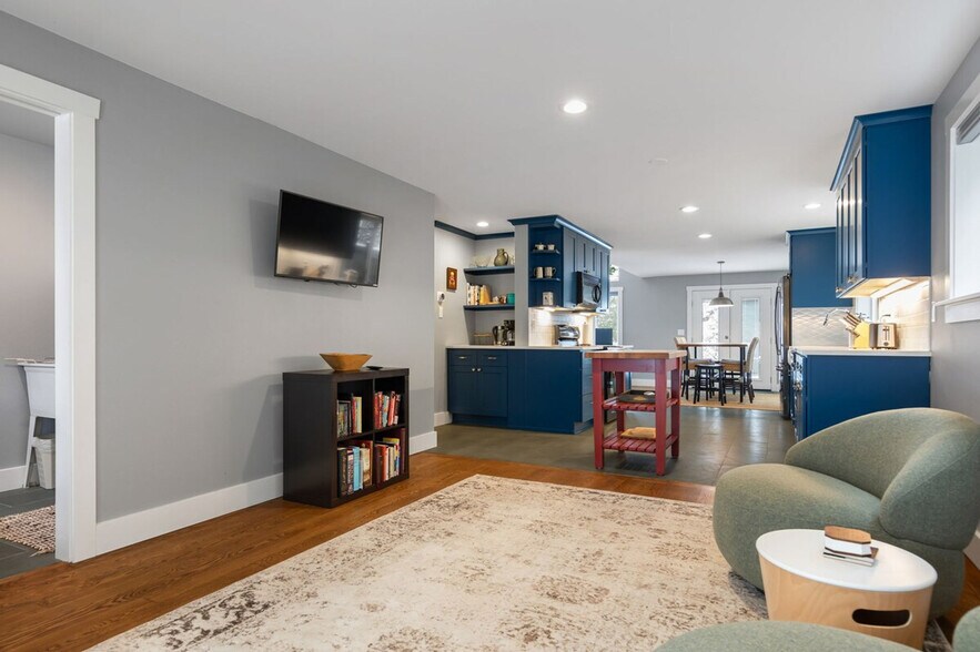 Building Photo - 10433 67th Ave S