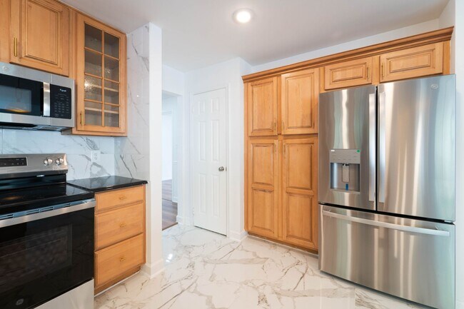 Building Photo - Fabulous Home in Aquia Harbor