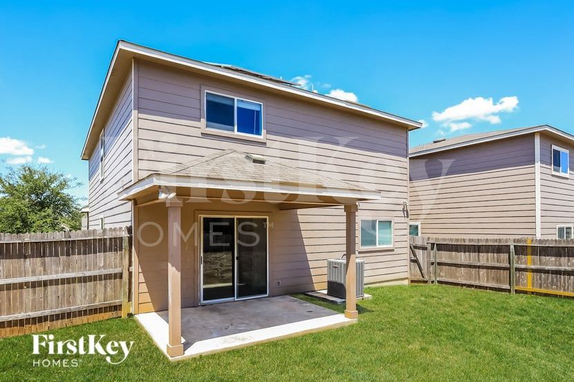 Building Photo - 114 Prato Palma