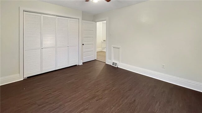 Building Photo - 170 Stone Quarry Rd