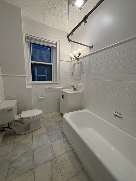 Building Photo - 6 Beals St