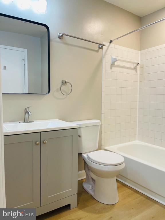 Building Photo - 1603 Carriage House Terrace