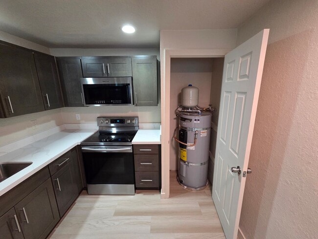 Building Photo - Newly Remodeled Two Bed One Bath Unit in the Heart of Sultan