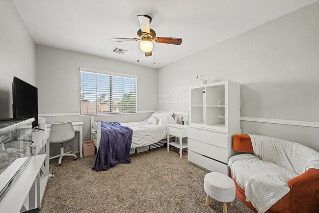 Building Photo - 6730 E Preston St