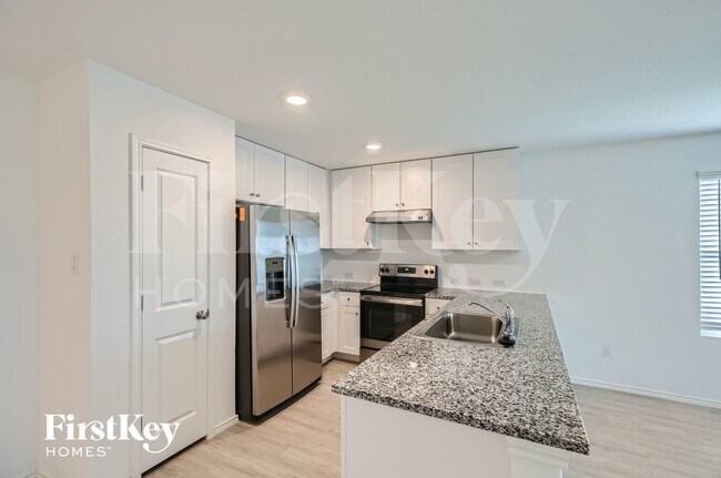 Building Photo - 3921 Far Horizon