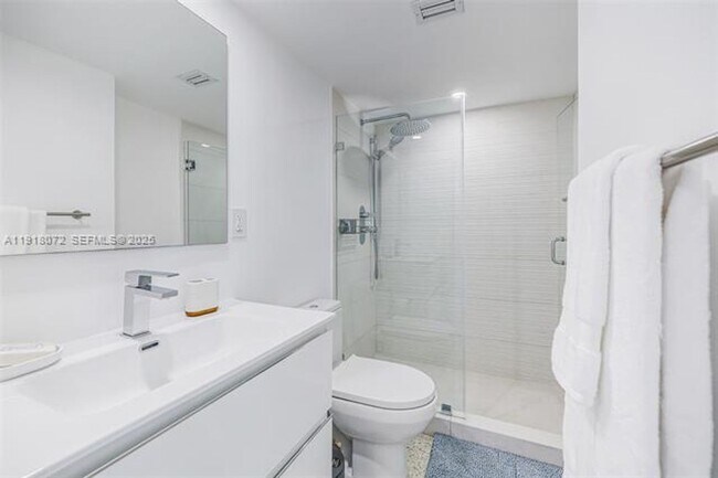 Building Photo - 1865 Brickell Ave