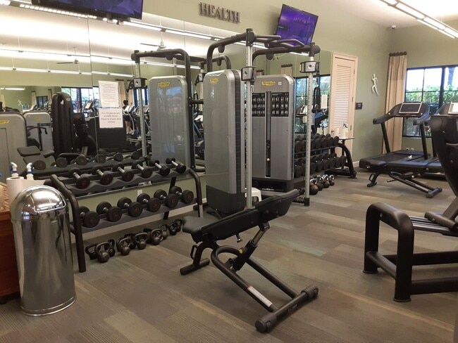 Building Photo - Seasonal/short term turnkey furnished Incr...