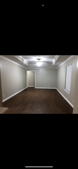 Building Photo - 1305 Bagby Ave