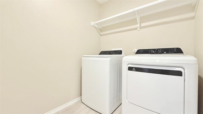 Building Photo - 1517 Chapel Rnch Rd