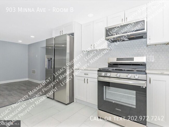 Building Photo - 903 Minna Ave