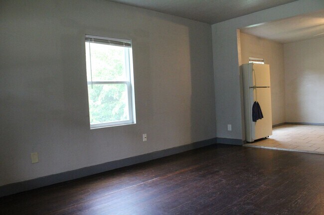 Building Photo - Spacious House for Rent in the Heart of Tu...