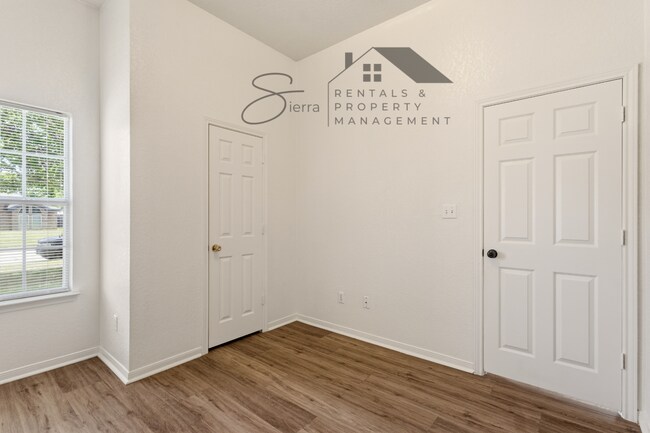 Building Photo - 2304 Sandstone Dr