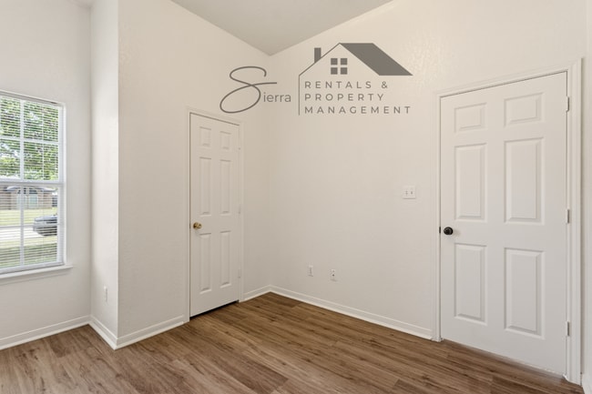 Building Photo - LIMITED-TIME MOVE-IN SPECIAL: Receive two weeks of free rent with an approved application and lea...