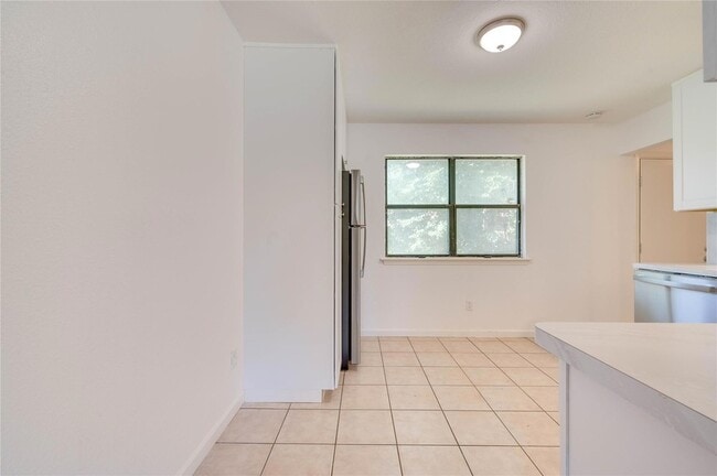 Building Photo - 706 Scenic Dr