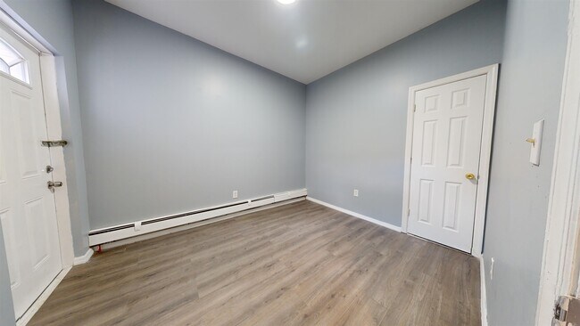 Building Photo - 363 Forrest St