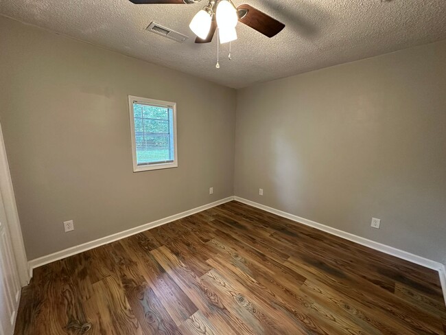 Building Photo - 1216 Ferron Ave