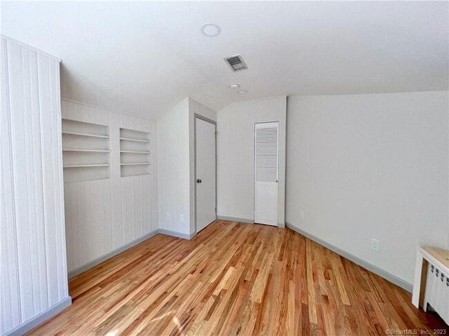Building Photo - 23 Apple Tree Ln