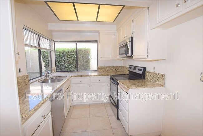 Building Photo - 2032 Birchdale Ct
