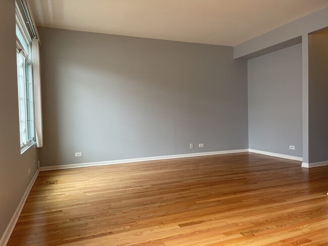 Building Photo - 930 Mesa Dr