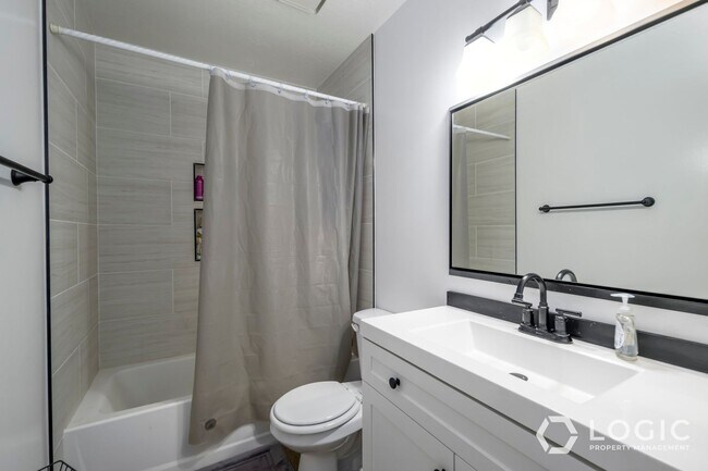Building Photo - Beautiful Home in Kaysville UT!