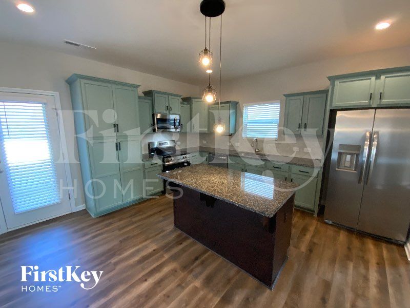 Building Photo - 144 Fairfield Dr