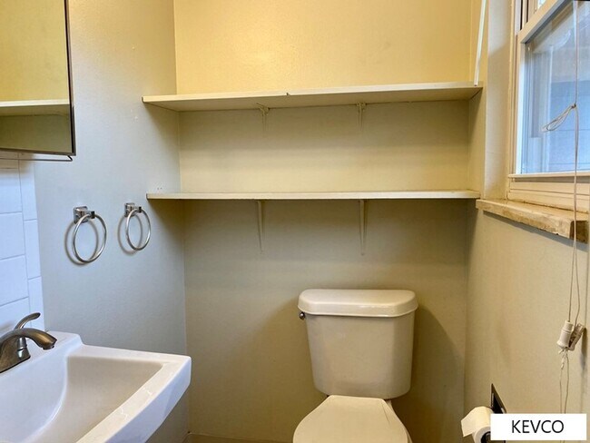 Building Photo - Three Bedroom House Near CSU Vet School