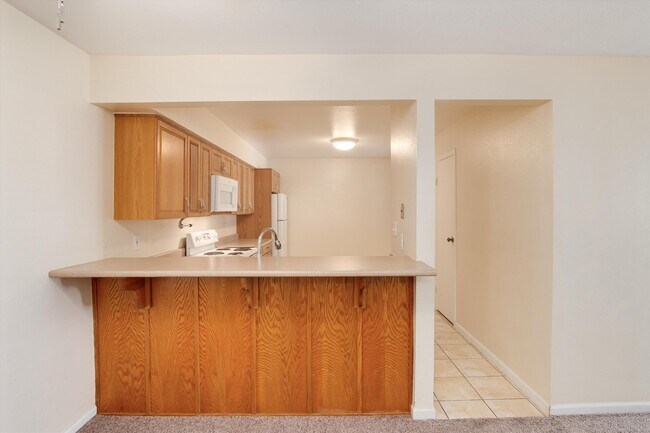 Building Photo - 2375 E Geddes Ave