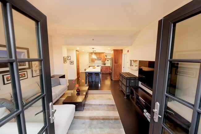 Building Photo - 29 Otis St