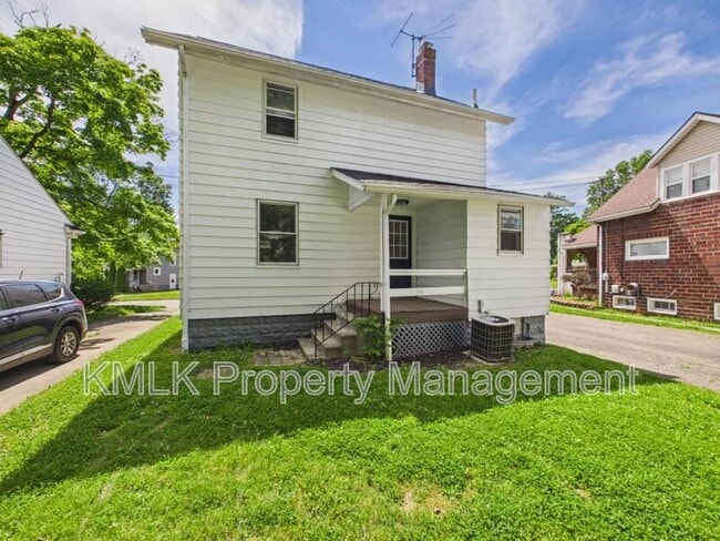 Building Photo - 2899 Northland St