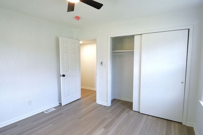 Building Photo - 2819 Broadview Dr NW